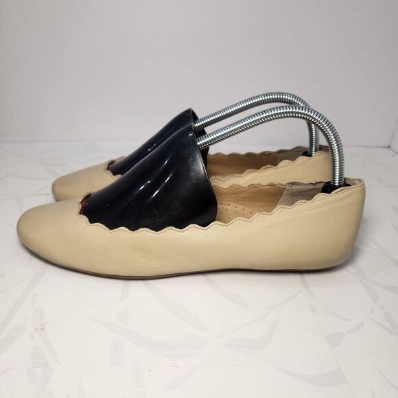 Neiman Marcus Sina Women's Tan Leather Scalloped Ballet Flat Size 8.5 - Picture 4 of 11